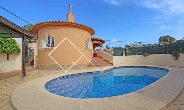 Pool - Traditionelle Villa zu verkaufen in Calpe, Gran Sol