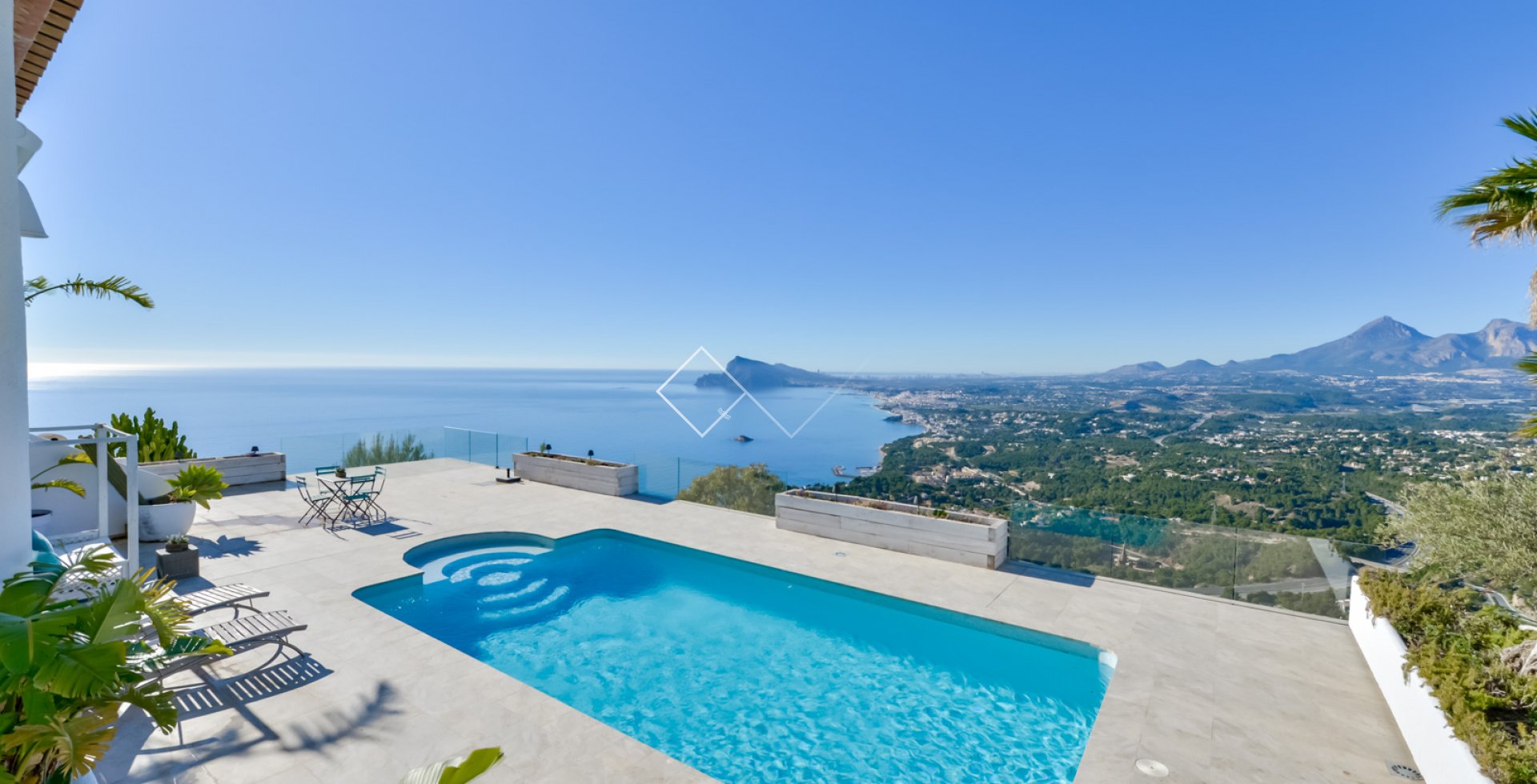 sea views - Beautifully styled villa with superb sea views for sale in Altea Hills