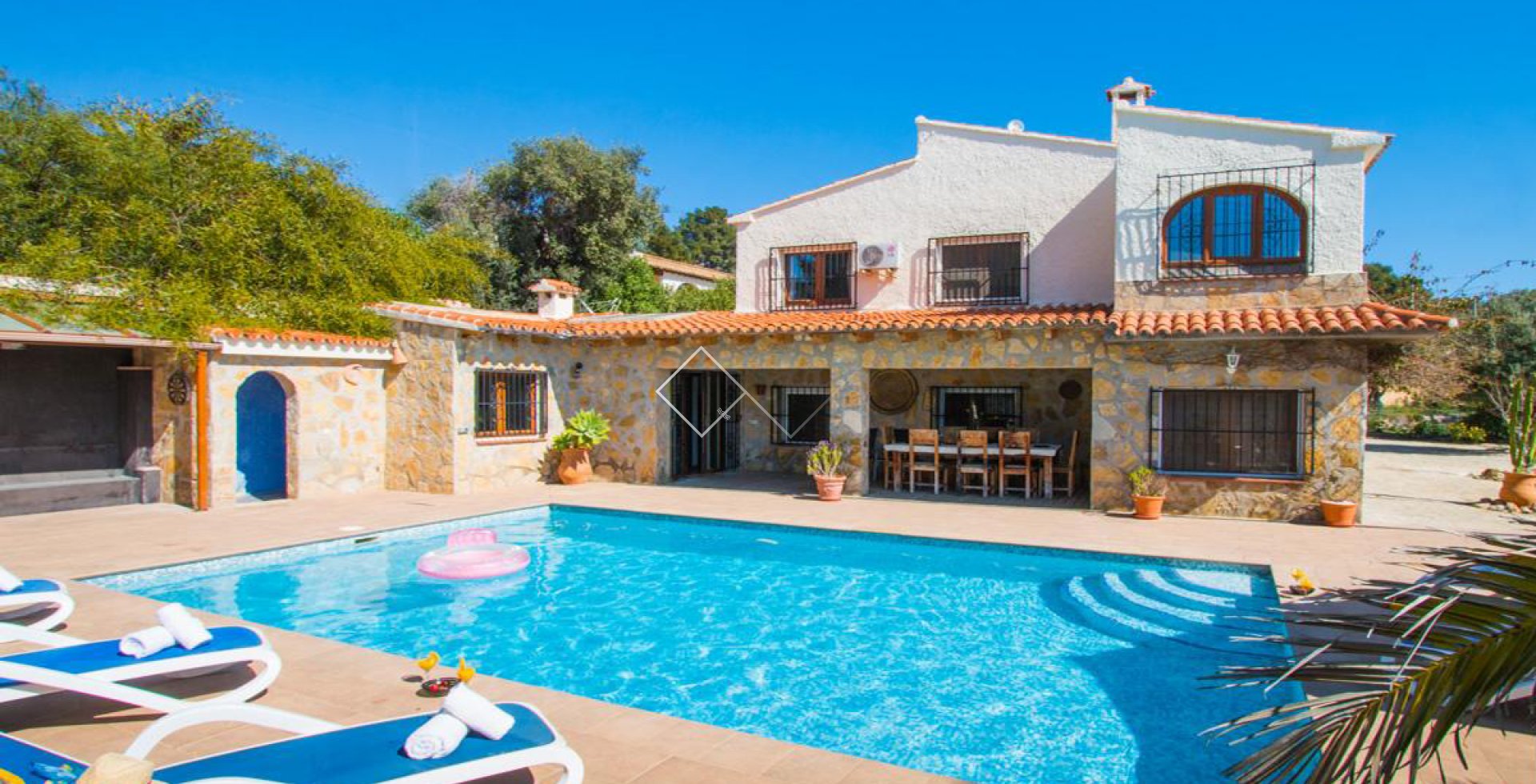 Spacious villa for sale in Benissa, La Fustera