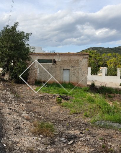  - Plots and Land - Murla