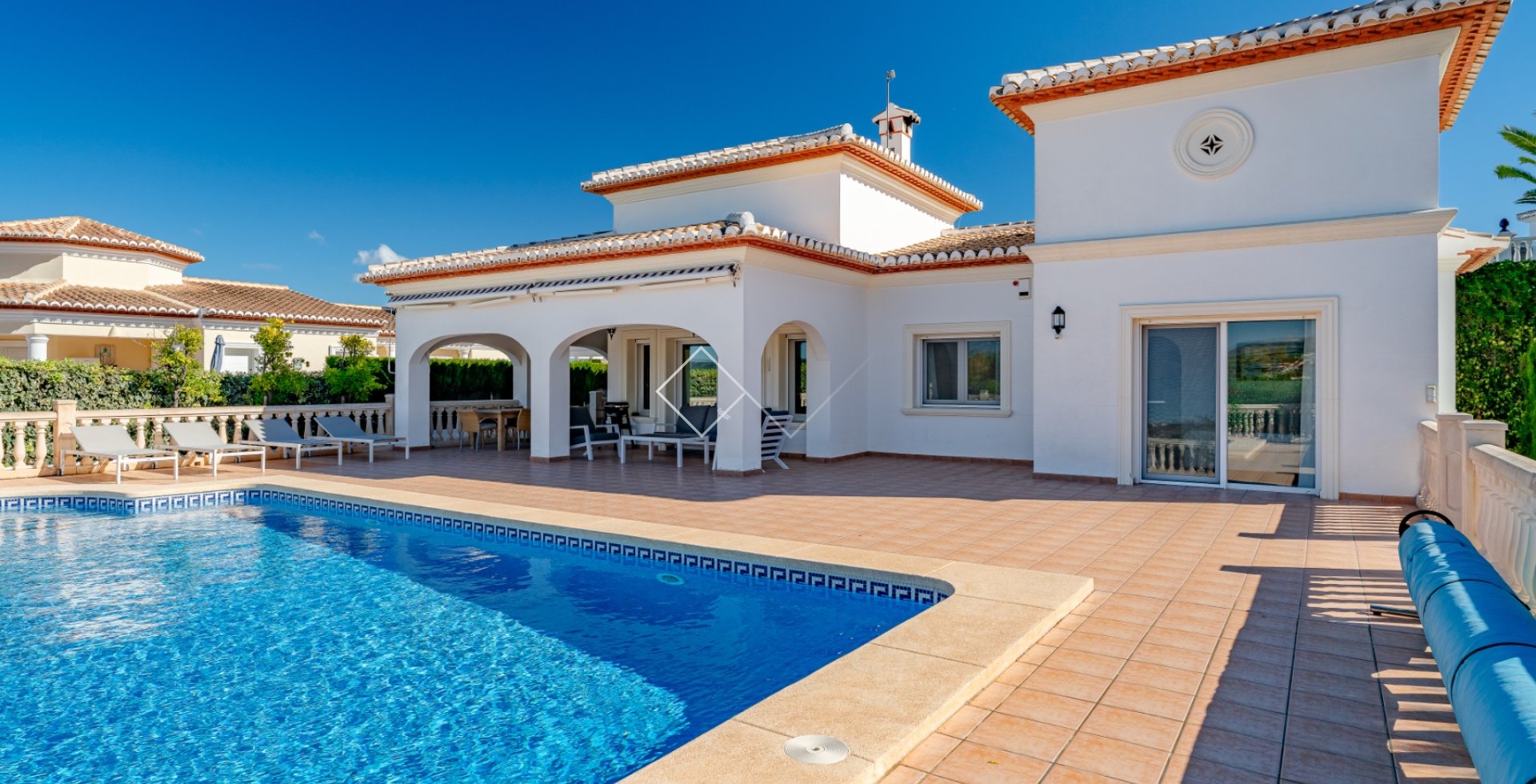 Resale - Villa - Moraira