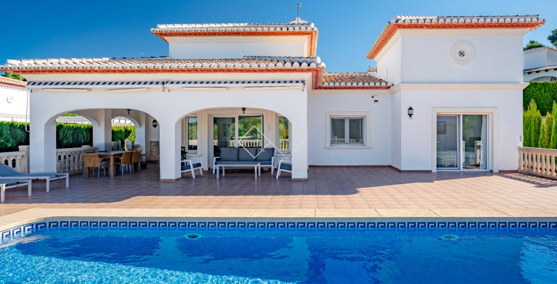 Resale - Villa - Moraira