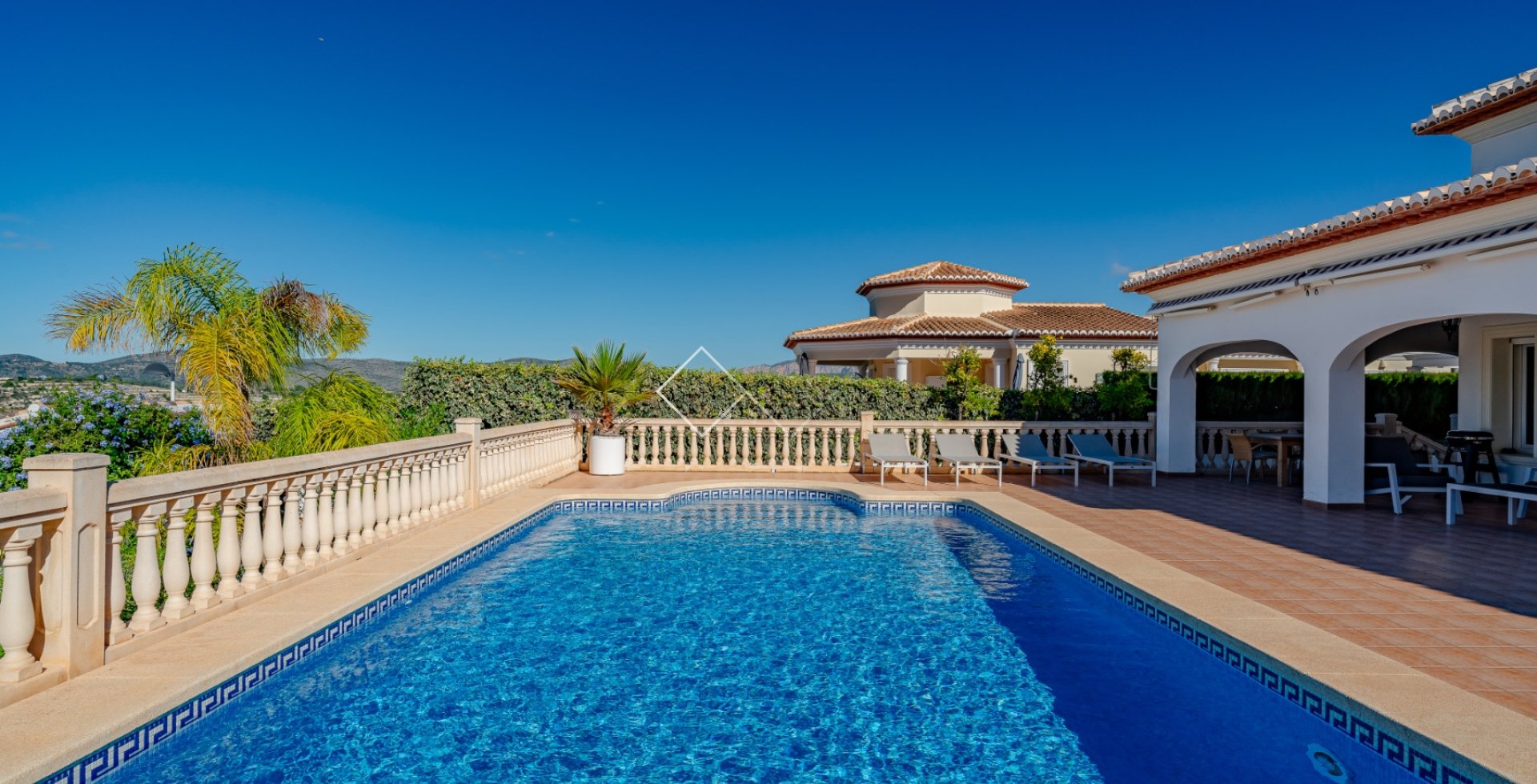 Resale - Villa - Moraira