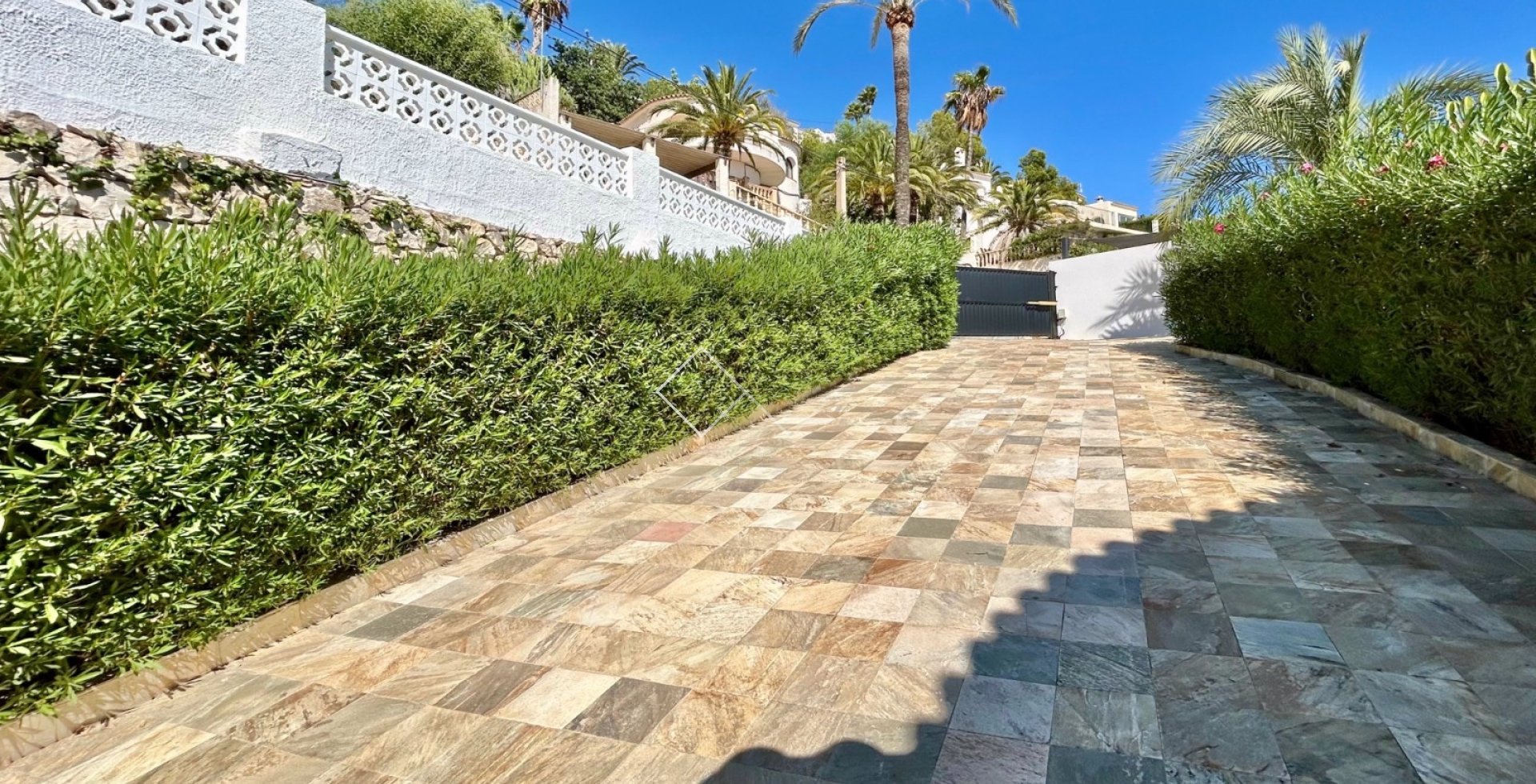 Resale - Villa - Moraira