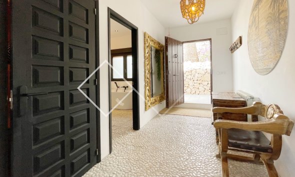 Resale - Villa - Moraira