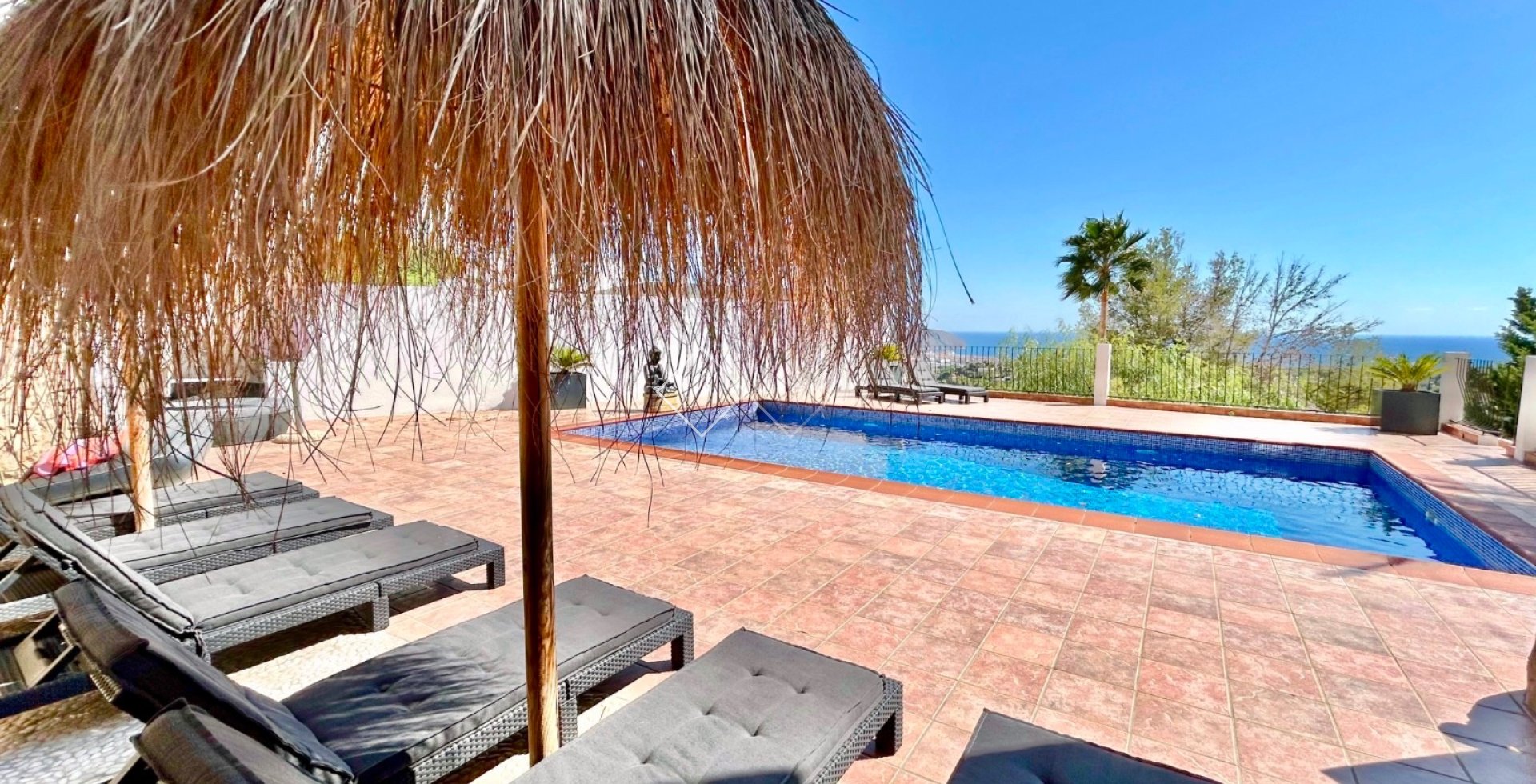 Resale - Villa - Moraira