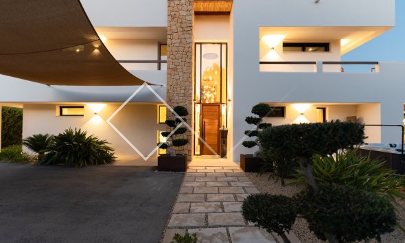 Resale - Villa - Moraira