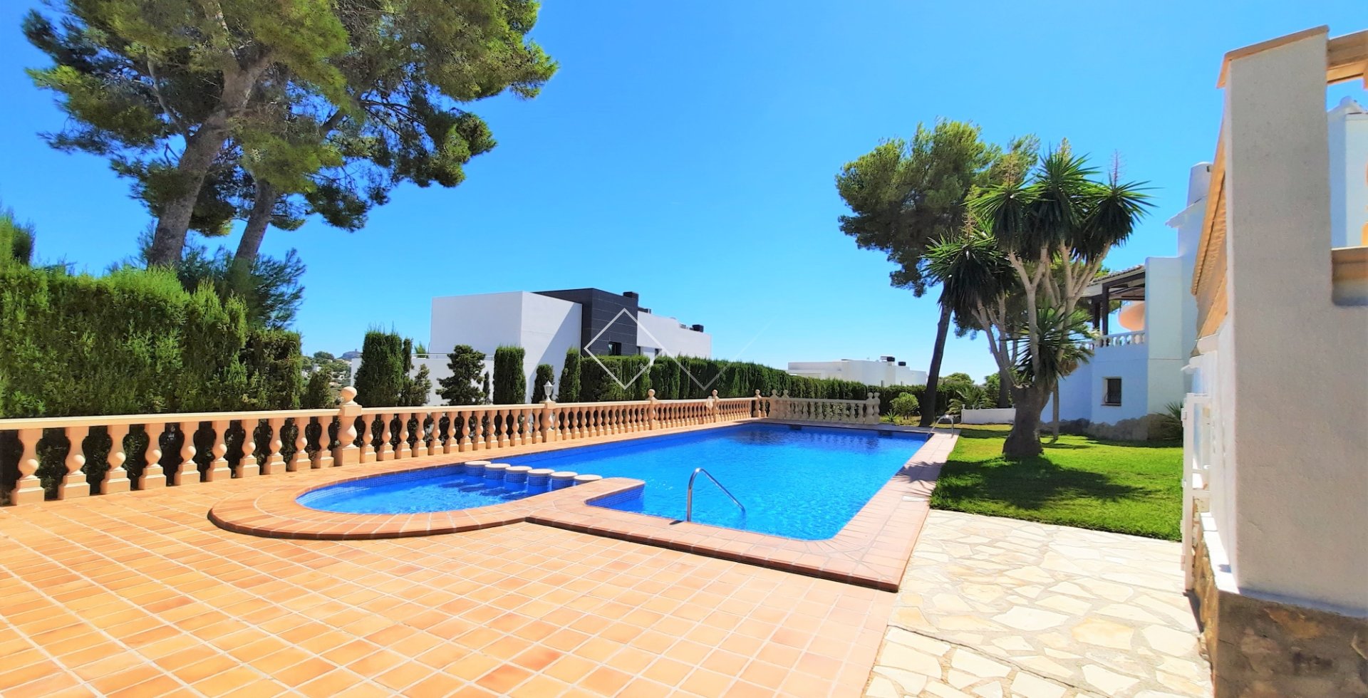 Resale - Villa - Moraira