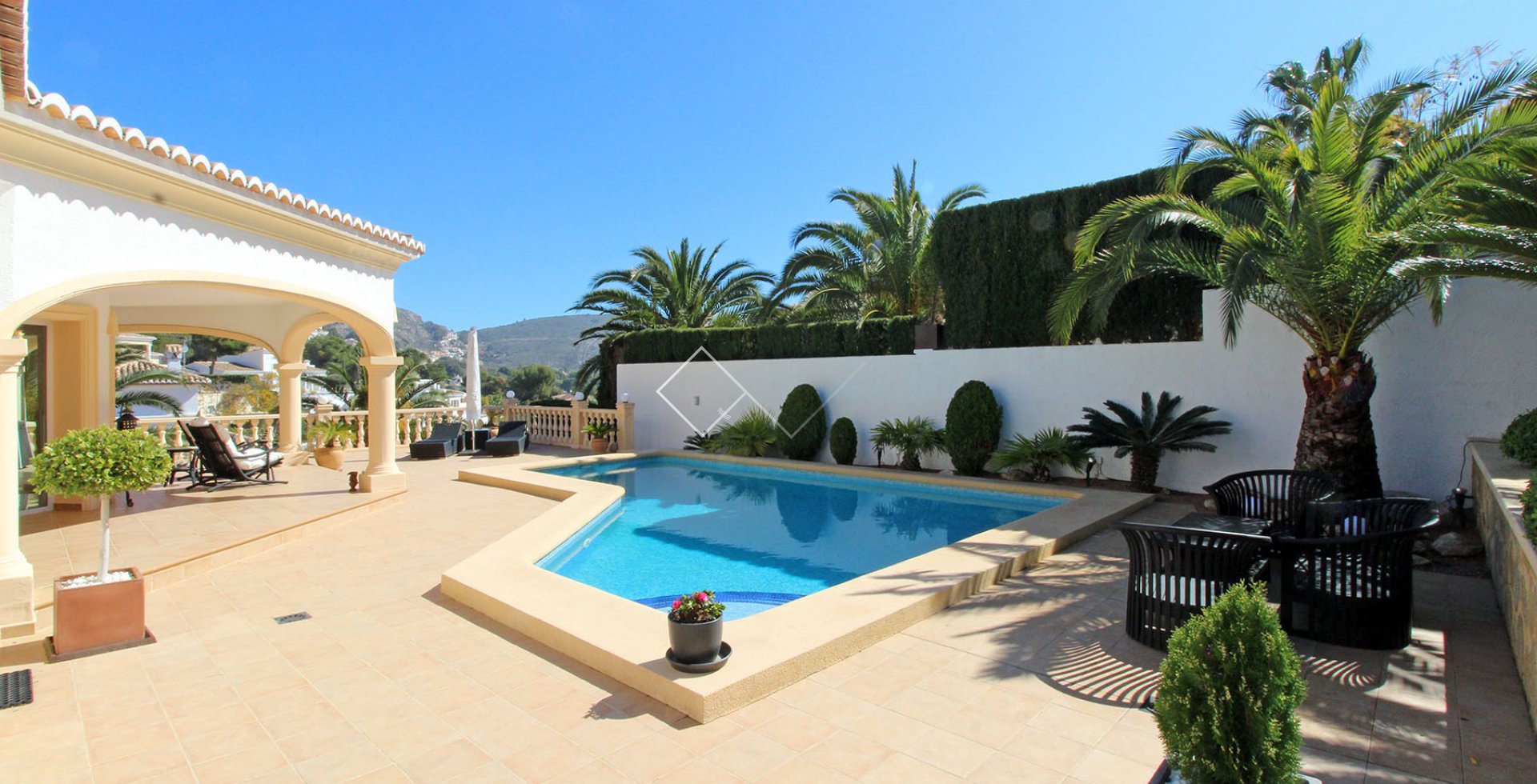 Mediterranean style villa, just a short walk away from the sandy beach of El Portet and Moraira center
