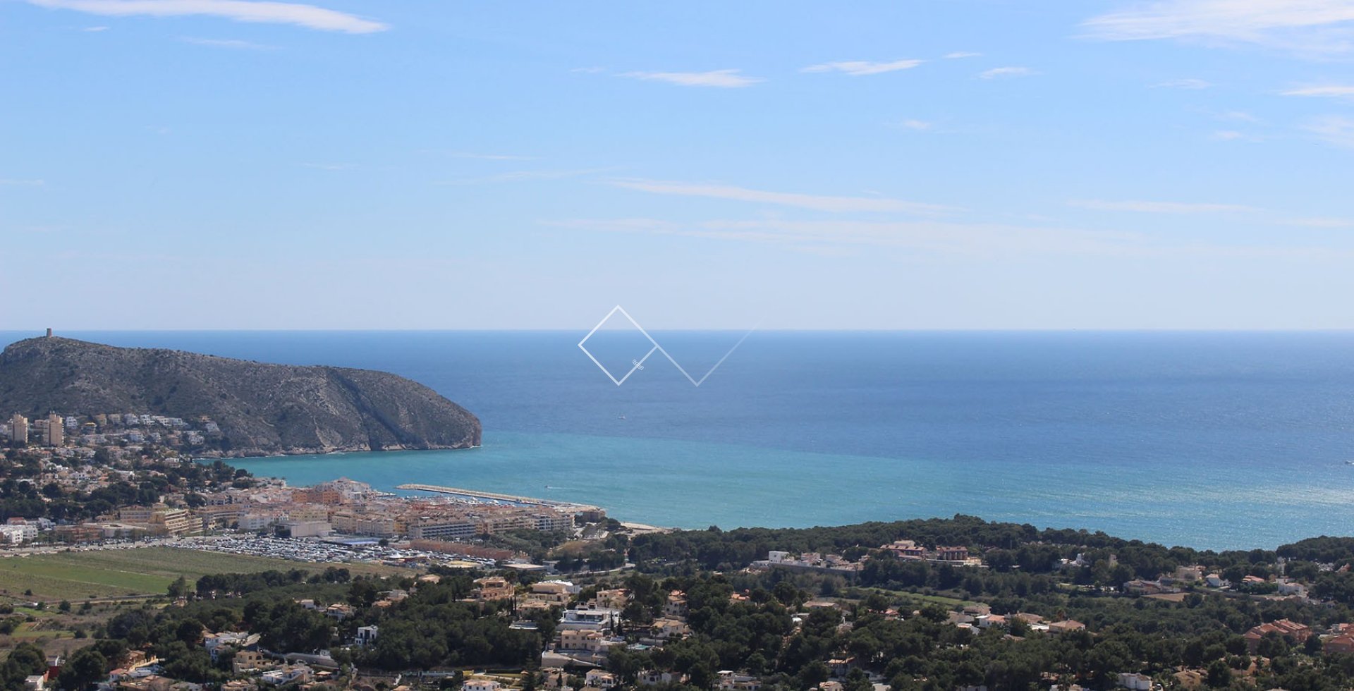Ruime villa met panoramisch uitzicht over zee en de weide omgeving