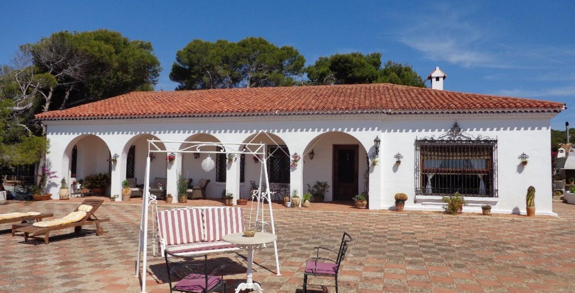 traditional - First line villa for sale in Moraira
