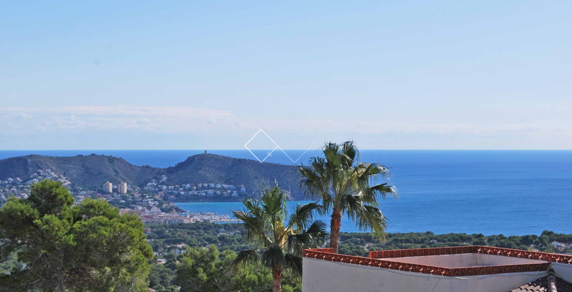 Vue sur la mer - Grande villa de style méditerranéen avec piscine à vendre à Montemar, Benissa. 