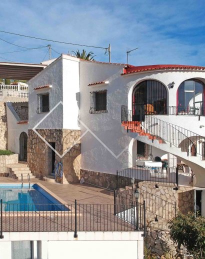 villa en zwembad - Traditionele villa te koop in Montemar, Benissa