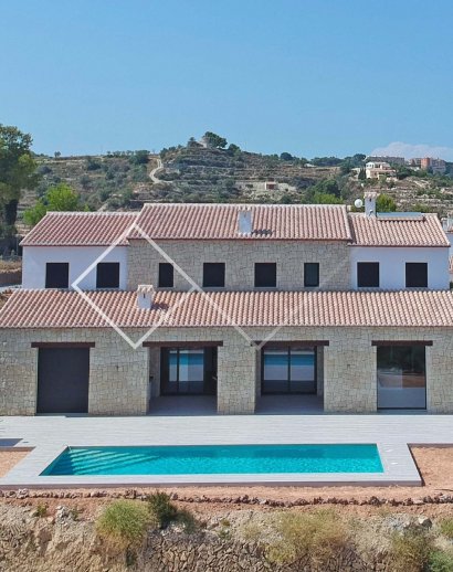 Große Finca mit Pool und Garten - Neubau einer Finca-Villa im Fincastil mit atemberaubendem Meerblick in Benissa zu verkaufen
