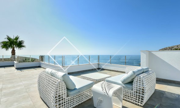 zeezicht vanaf het terras - FANTASTISCH UITZICHT: modern villa te koop in Calpe
