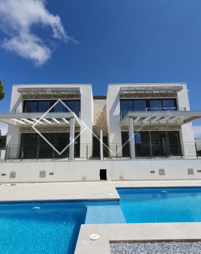 piscine et villas - Villa moderne jumelée en construction à Moraira