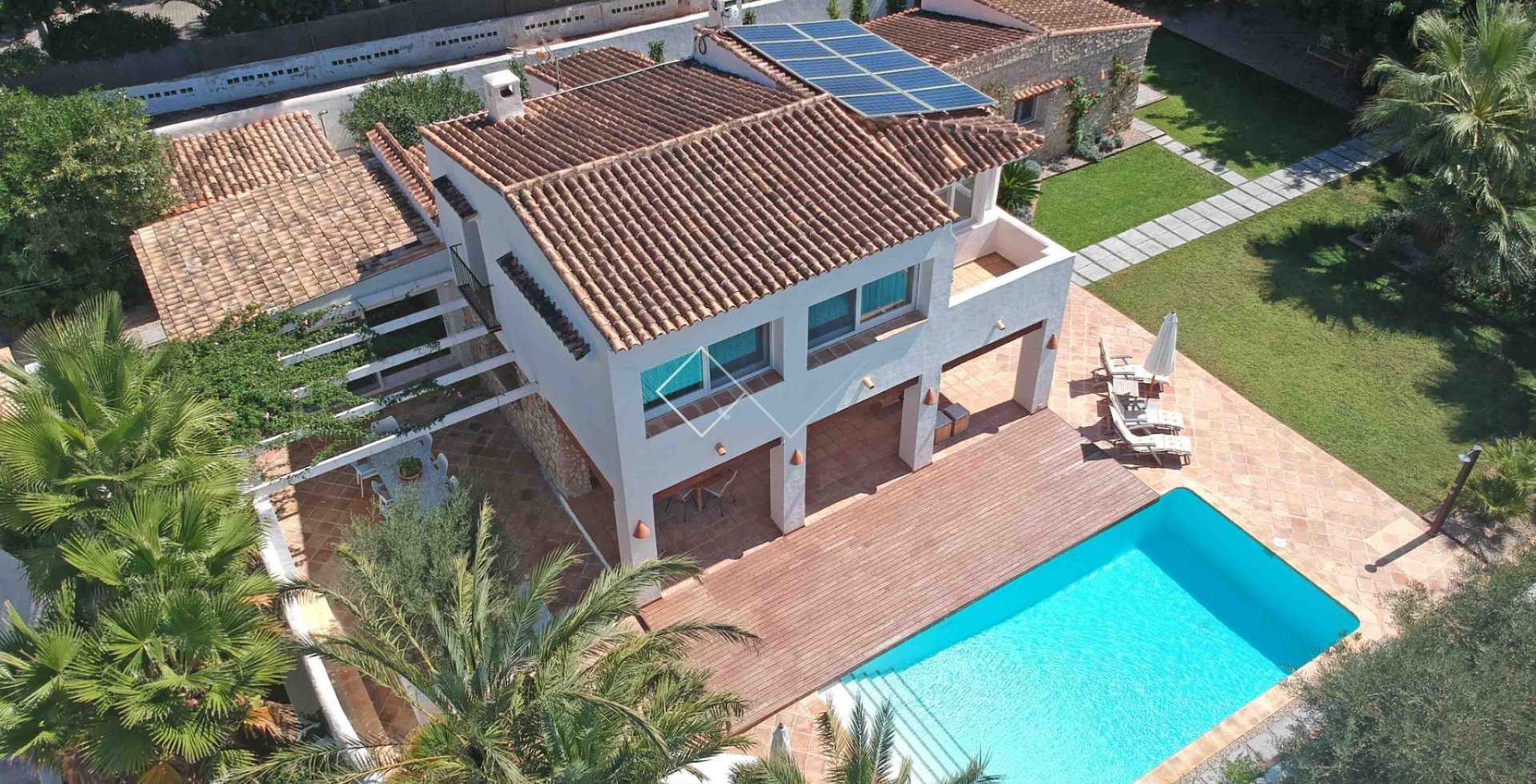Vogelperspektive - Zu verkaufen: herrliche Villa in El Portet, Moraira, nur 300m vom Strand entfernt