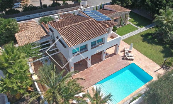 vue de l´oiseau - A vendre : superbe villa à El Portet, Moraira à seulement 300m de la plage