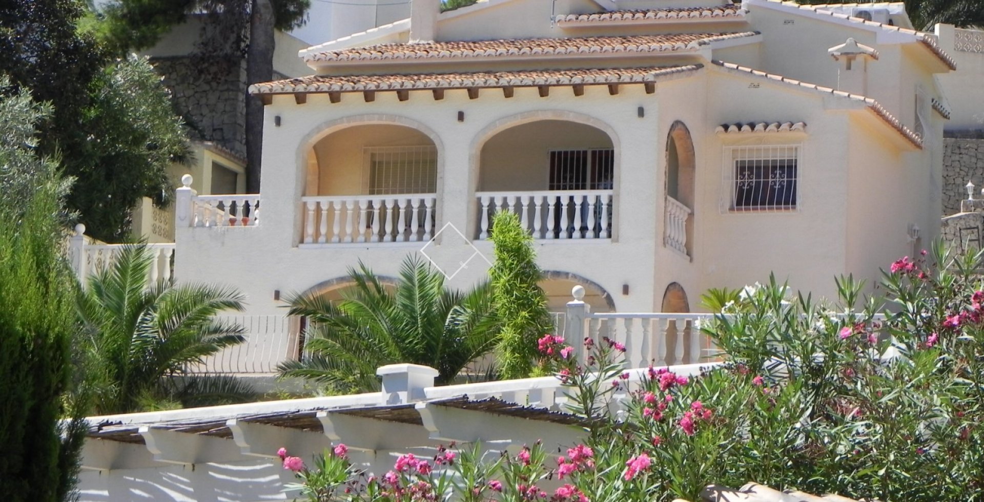 villa -Amplia y hermosa villa con vista al mar en venta en Benissa