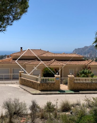 Villa vistas - Elegante villa con grandes vistas al mar en Gran Sol, Calpe