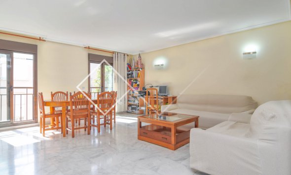 zona de estar - Apartamento de 3 dormitorios en venta en el centro de Moraira
