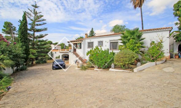 outside -  Traditional villa for sale in Pla del Mar, Moraira