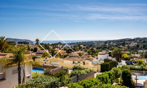 vue sur la mer ouverte - Spacieuse villa rénovée avec vue sur la mer à vendre à Moraira
