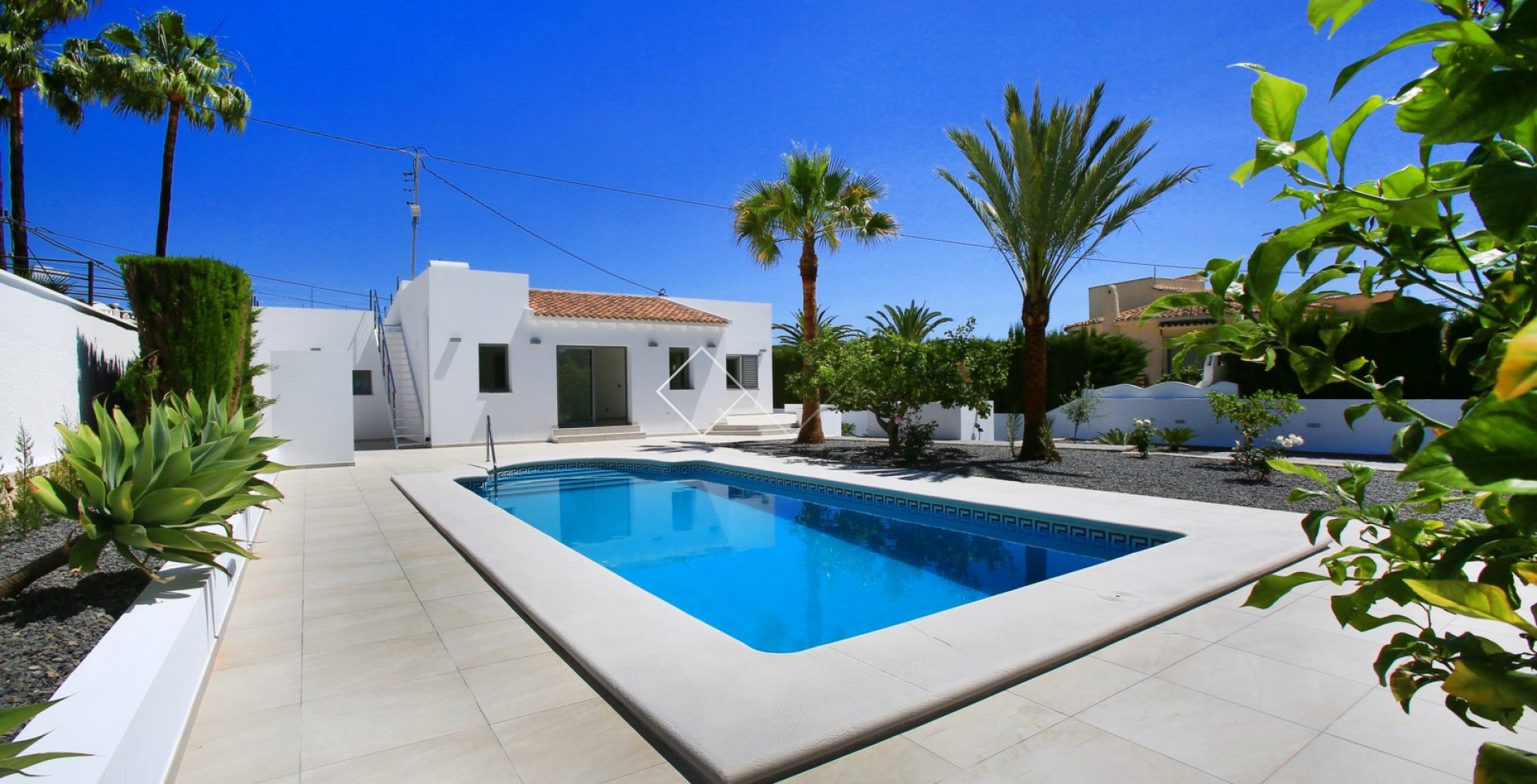 Renovated villa for sale in Benissa, 200m from the beach