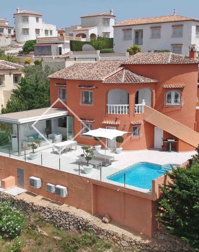 die Immobilie - ​Neu renovierte Villa zum Verkauf mit freiem Meerblick in Pedreguer