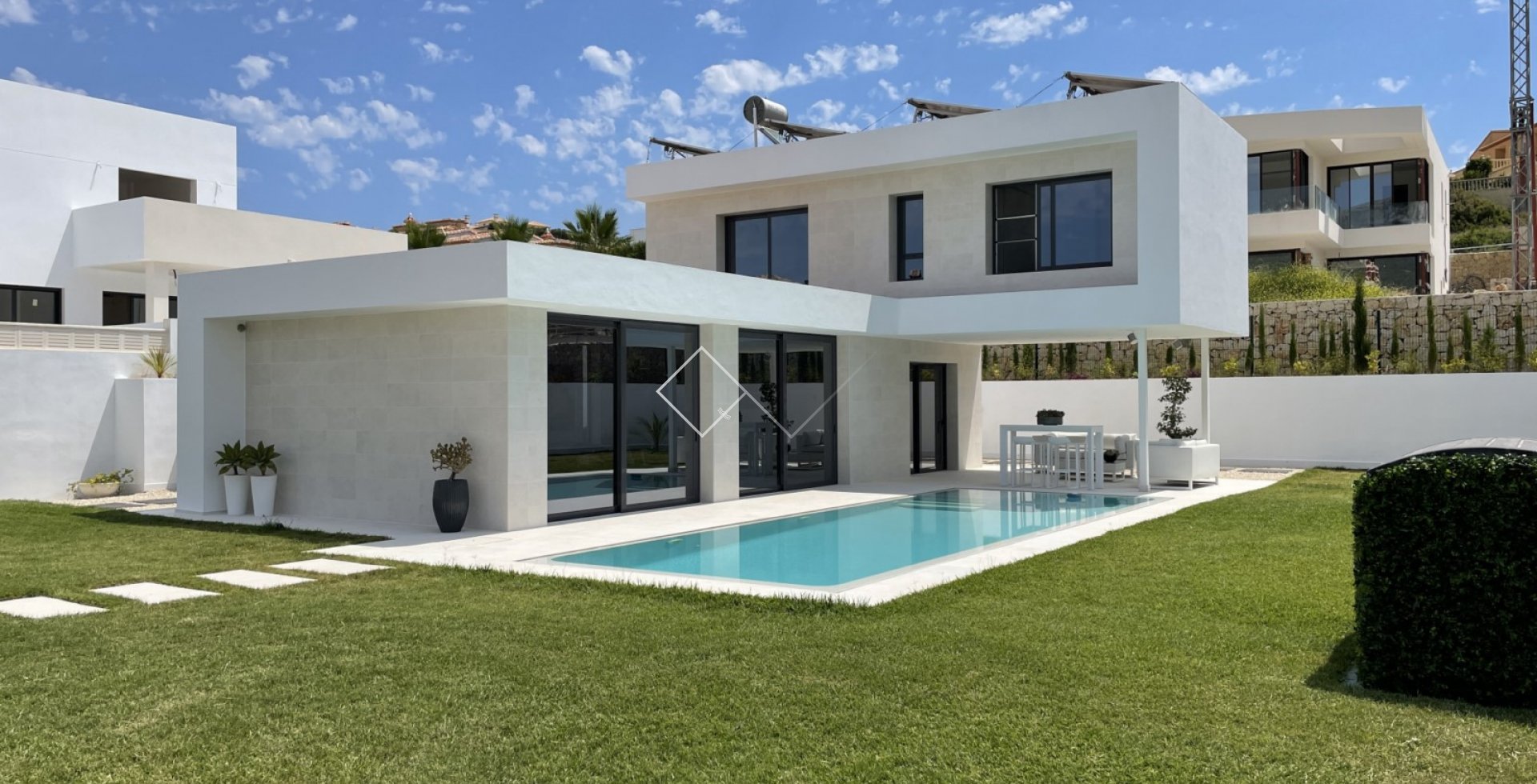 Moderne villa te koop dichtbij het strand en centrum van Calpe