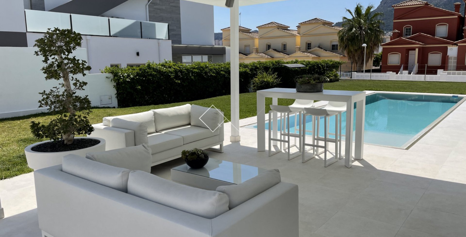 buiten - Moderne villa te koop dichtbij het strand en centrum van Calpe