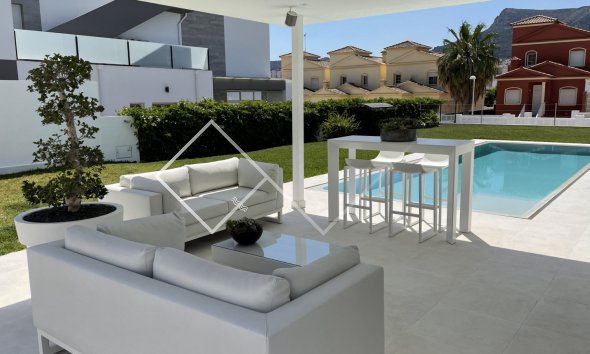 outdoor - Modern villa for sale close to beach and centre of Calpe