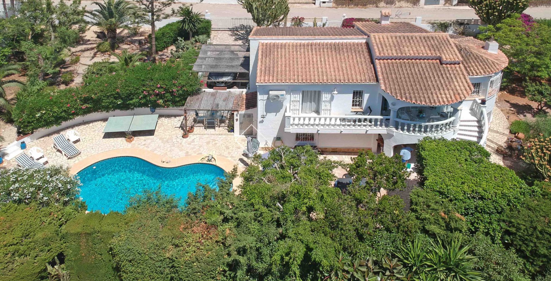 piscine & villa - Excellente villa à vendre à Moravit, Moraira