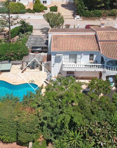 Pool & Villa -  Ausgezeichnete Villa zu verkaufen in Moravit, Moraira