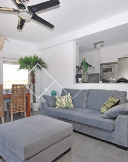 sala de estar - Apartamento con vistas al mar en venta en el centro de Moraira