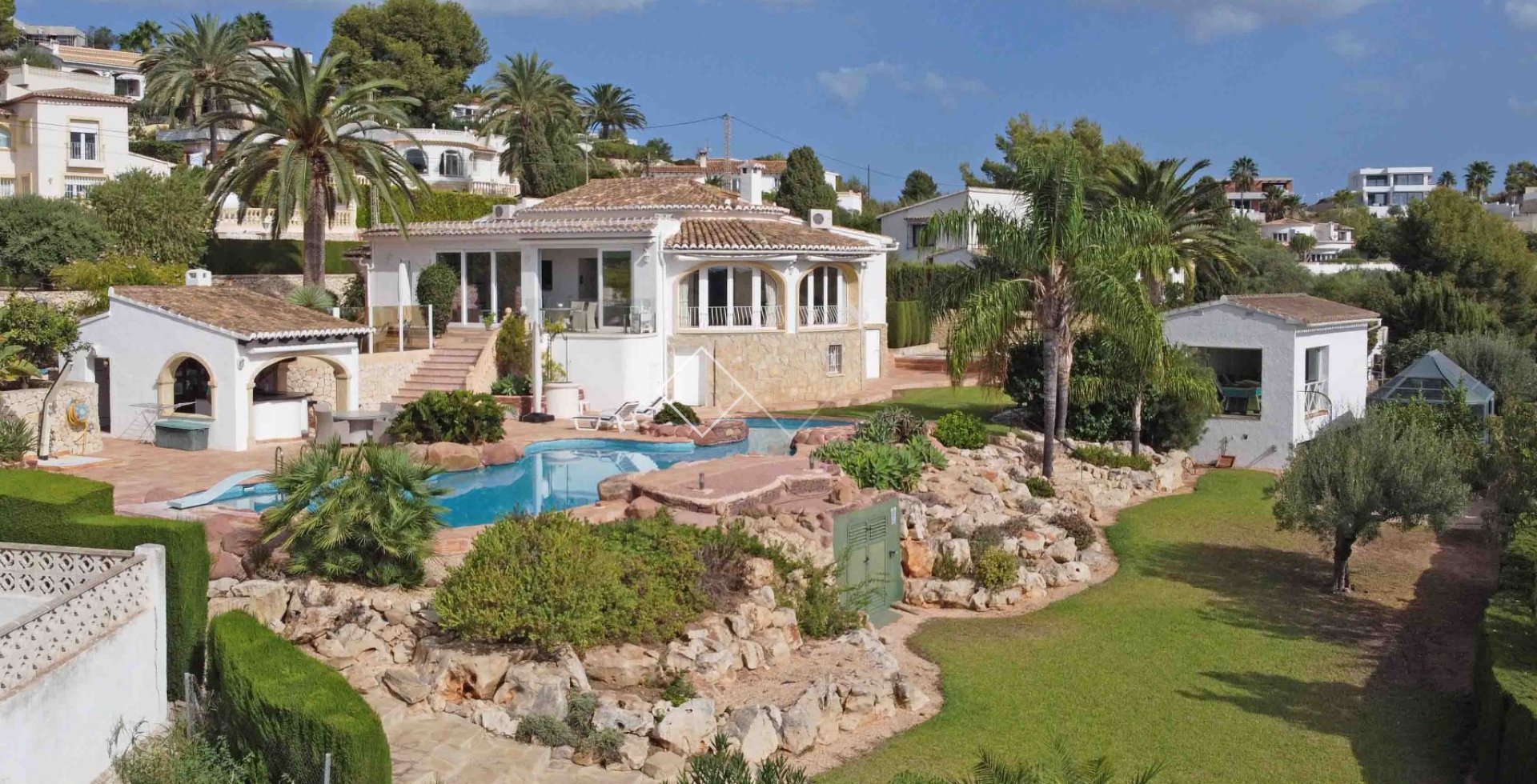Beautiful villa with amazing pool and sea views for sale in Benimeit, Moraira