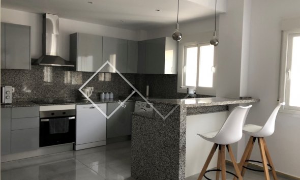 open plan kitchen - Modern apartment for sale in Teulada town centre