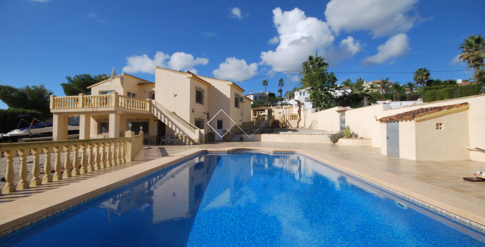 zwembad en villa - Prima villa te koop in Benissa, San Jaime