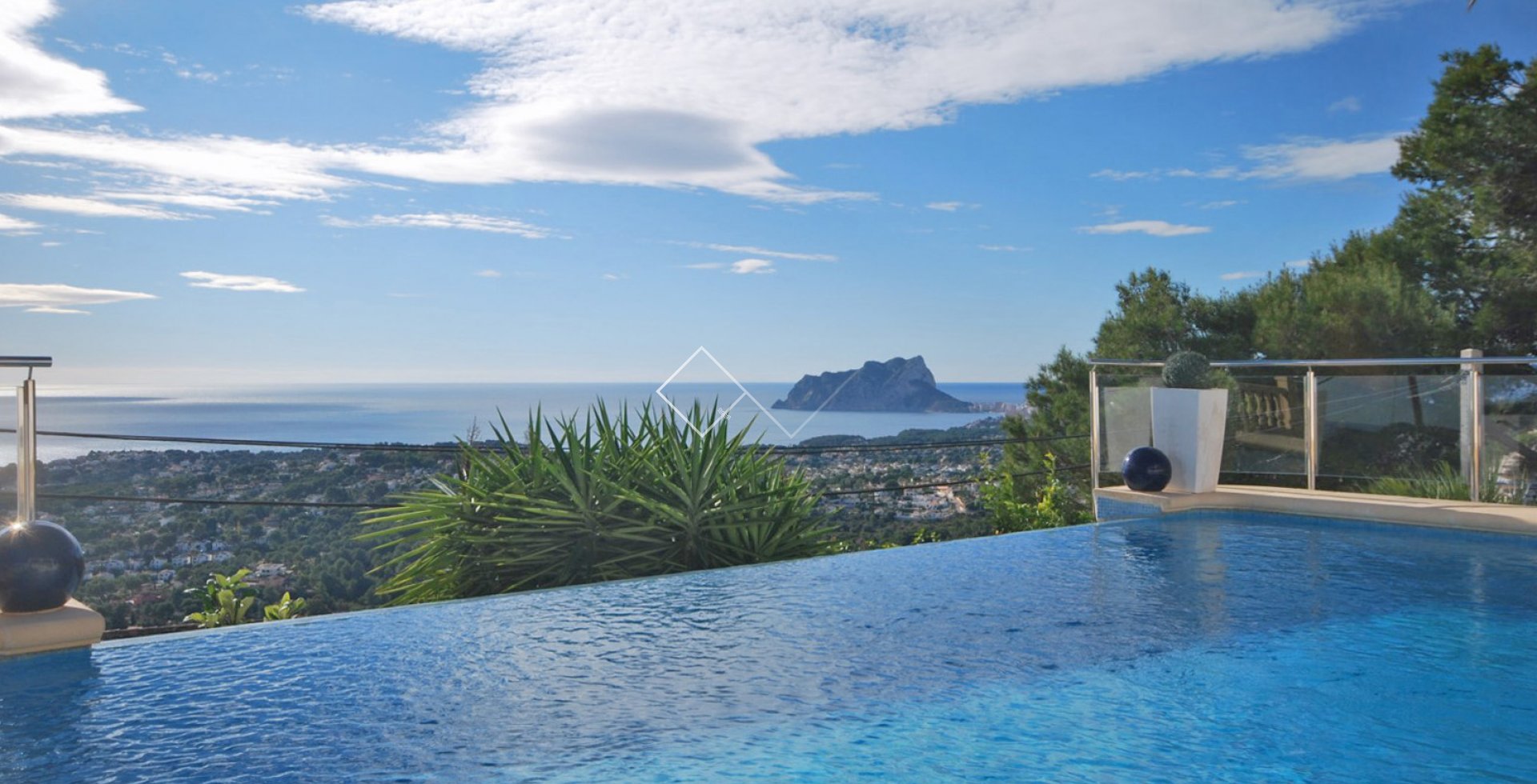 indrukwekkend zeezicht - ​Villa met spectaculair zeezicht te koop in Moraira
