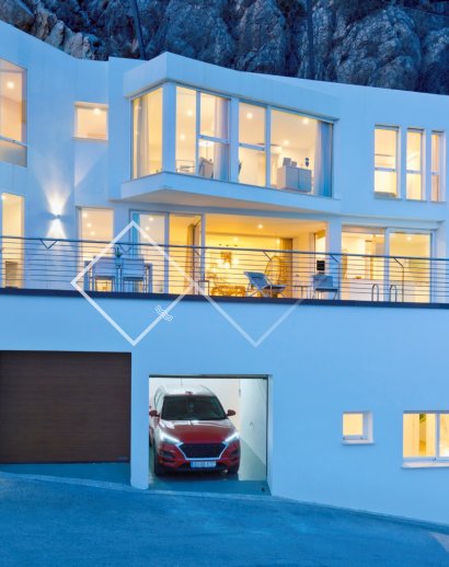 diseño moderno - Villa única con vistas al mar en venta en Altea