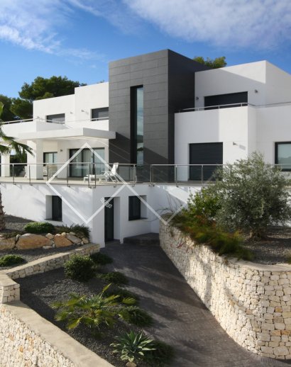 -Stunning modern villa with open valley and sea views in Solpark, Moraira for sale