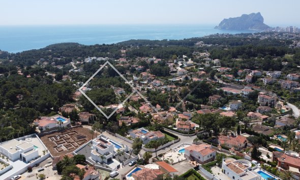 zeezicht vanaf bovenste niveau - Afgewerkte nieuwbouw villa te koop, Benissa kust