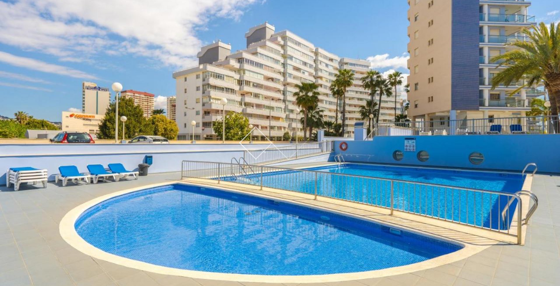 zwembaden - 2 slaapkamer appartement in Calpe te koop naast strand