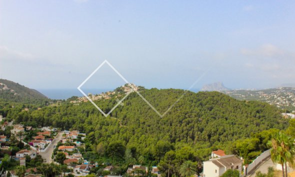 freie Sicht - Villa zu verkaufen auf Doppelgrundstück in Benimeit, Moraira