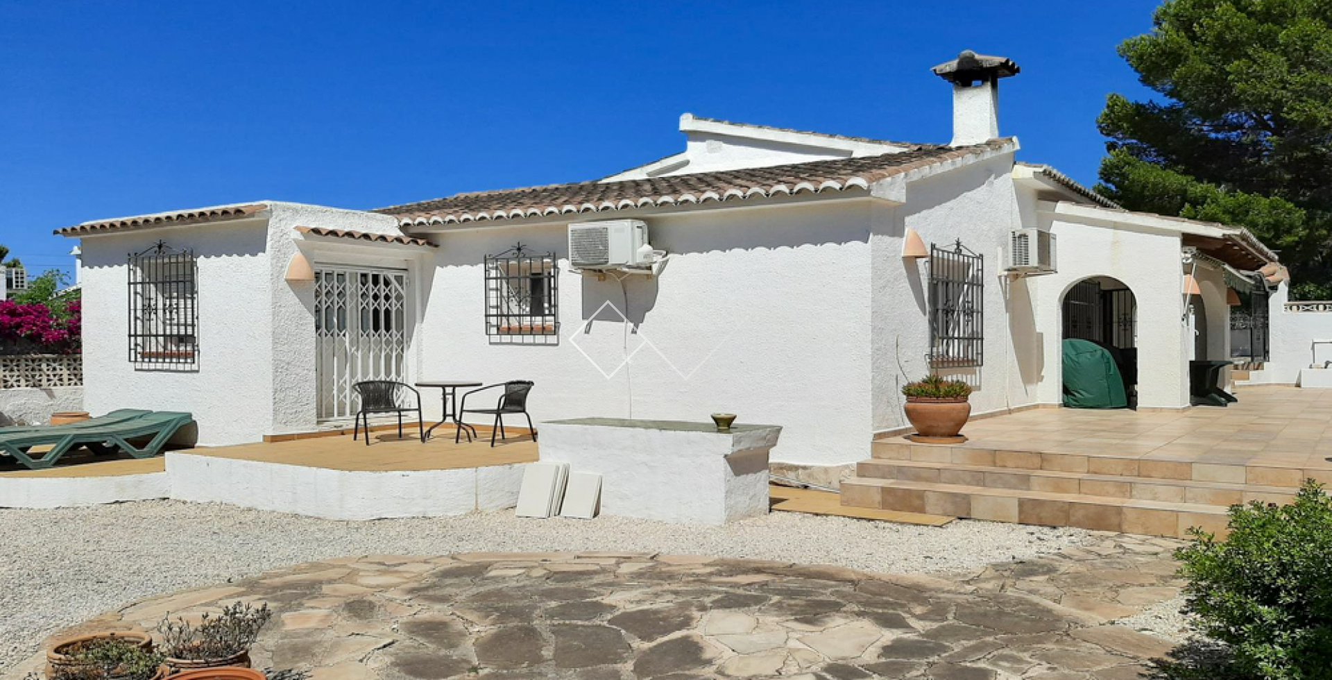 Villa for sale in Moraira, close to village