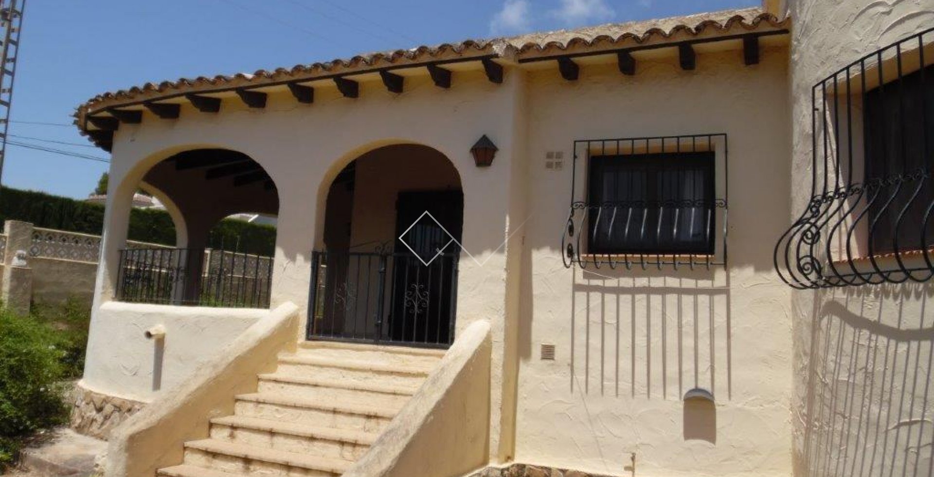 ¡PROYECTO DE RENOVACIÓN! Villa en venta en Moraira, Sabatera
