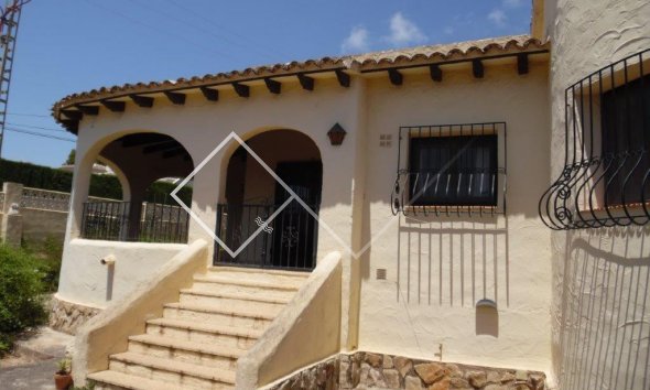 PROJET DE RÉNOVATION! Villa traditionelle à vendre à Moraira, Sabatera