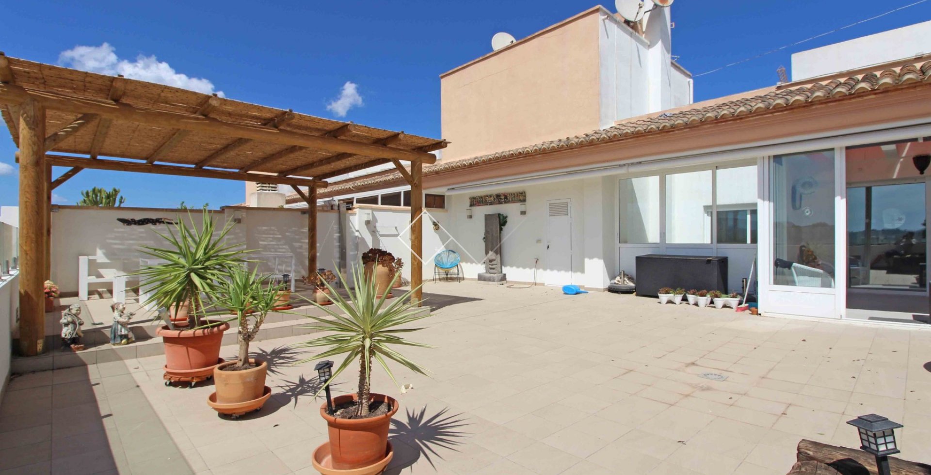 Penthouse with sea views for sale in the heart of Teulada