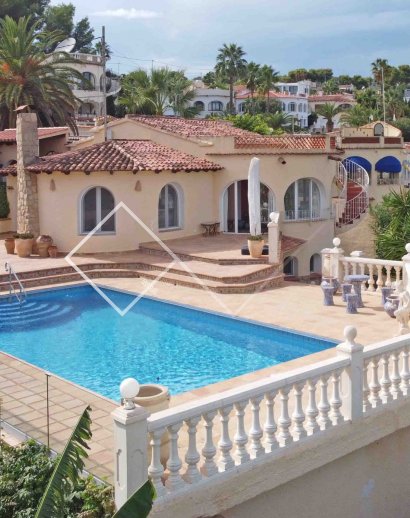 Agradable villa con vistas al mar en venta en Benissa