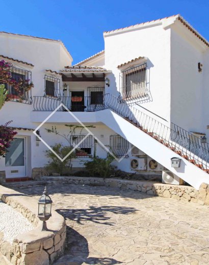 Well maintained attached villa for sale close to Moraira